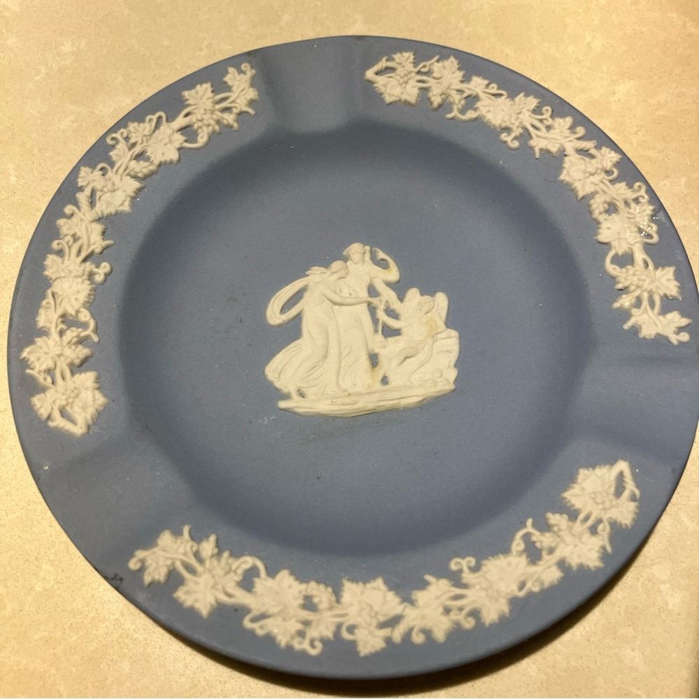 Vintage Wedgwood Jasperware 3 slot ashtray
